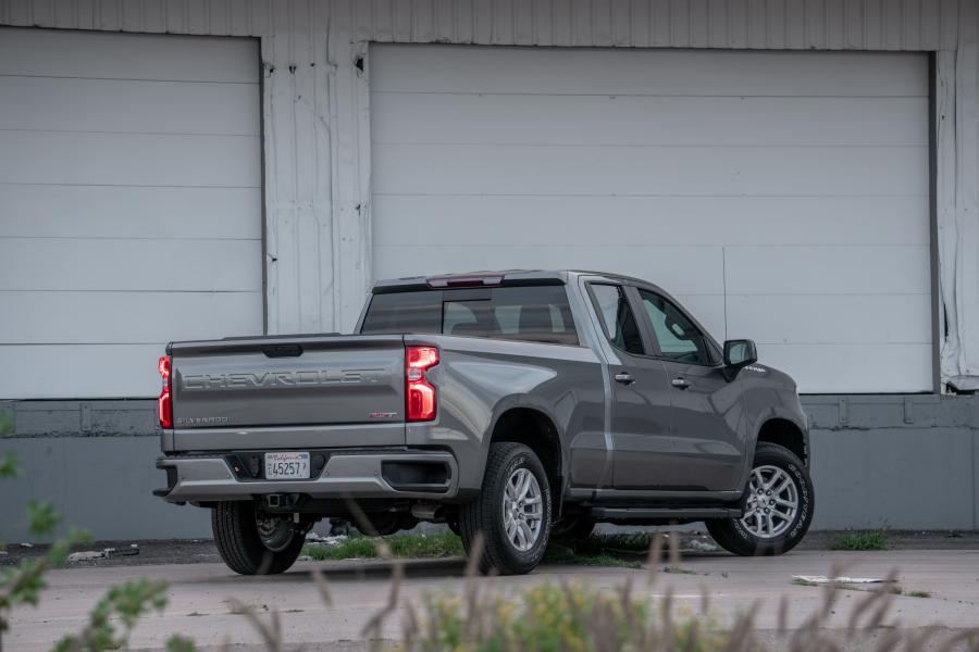  Chevrolet Silverado RST Double Cab 2018 года  (фото 27 из 40)
